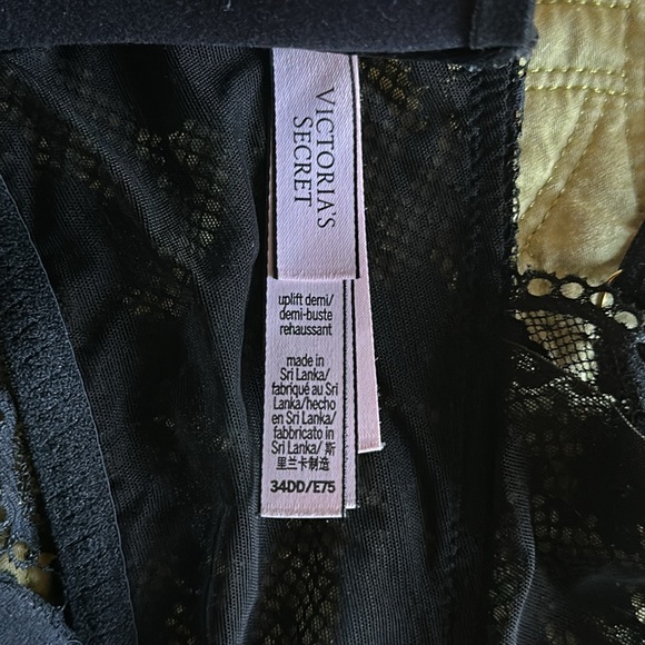 VS Bra & Panty Set - Picture 6 of 8